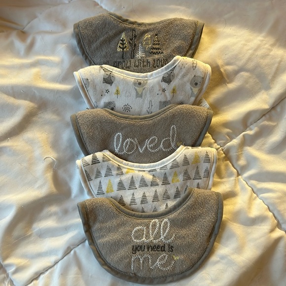 Other - 5 COUNT BIB SET
